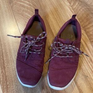 Toms Women's Burgundy Sneakers